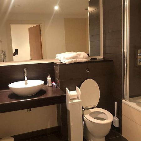 Lovely Serviced Apartment 2Min 2 City Center Manchester Esterno foto