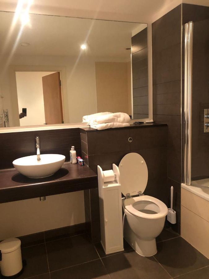 Lovely Serviced Apartment 2Min 2 City Center Manchester Esterno foto